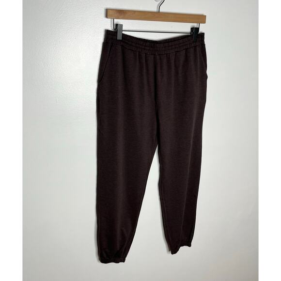 Vuori Boyfriend Jogger Pants Womens Medium Brown Pockets Loungewear Casual - Picture 3 of 11